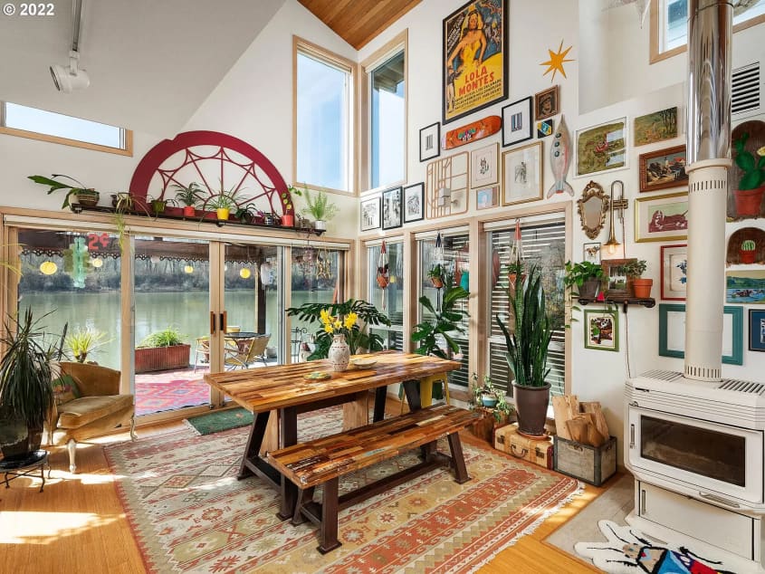 Portland Homes for Sale — 17617 NW Sauvie Island Rd 39, Portland, Oregon Apartment Therapy